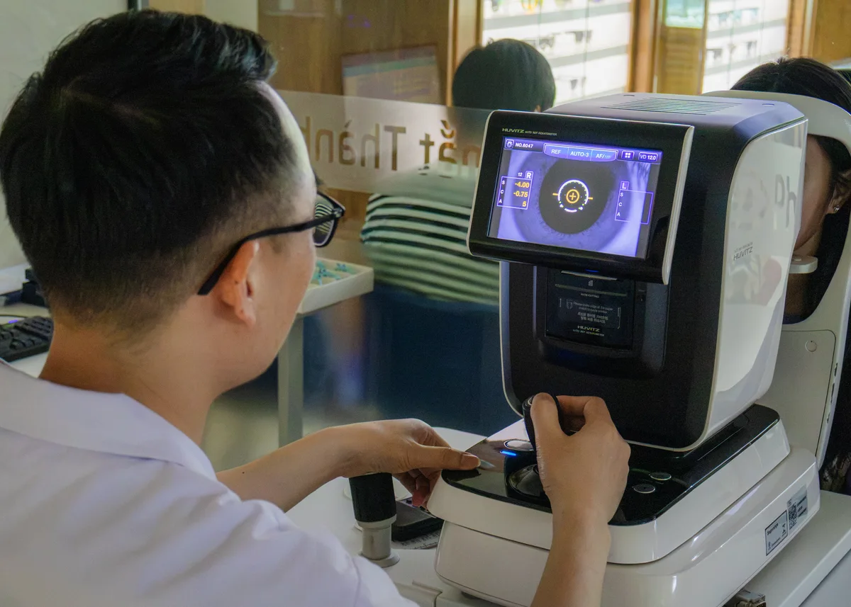 Thiết bị đo khúc xạ